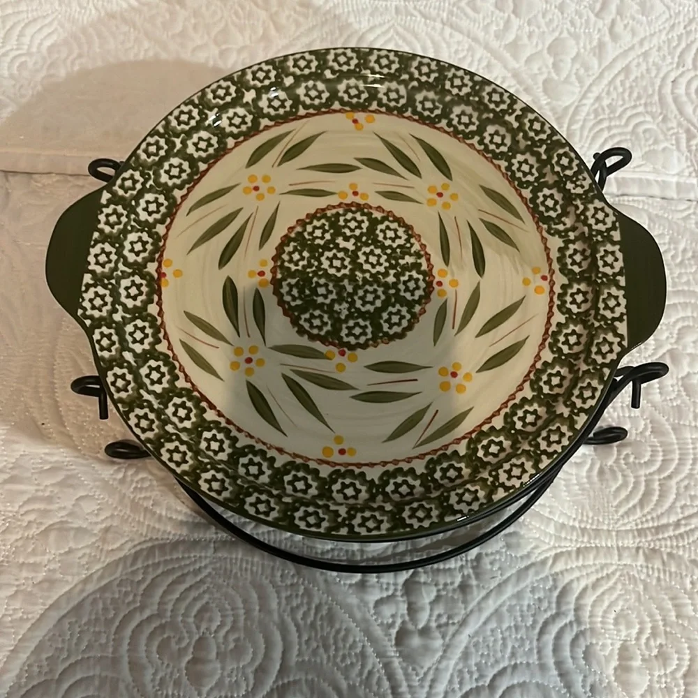 Temptations Old World 2 quart dish with‎ box